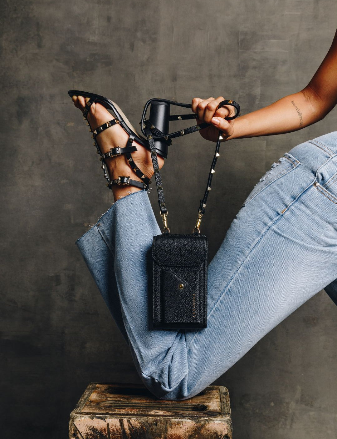 Minerva Crossbody Phone Holster Set - Black - Crossbody Set- My Armadura