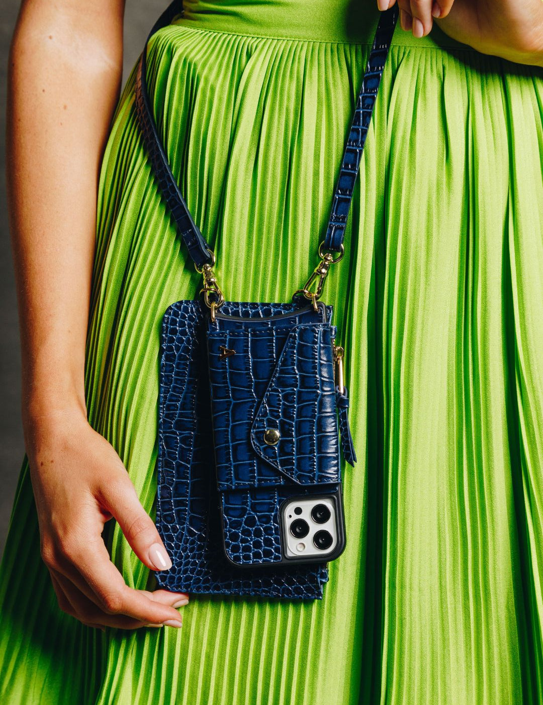 Hestia Crossbody iPhone Combo - Blue Croc - Crossbody Combo- My Armadura